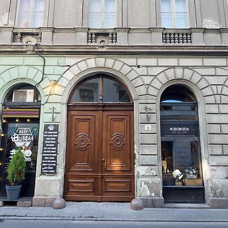 Classical Budapest Apartment In The Old Pest 外观 照片