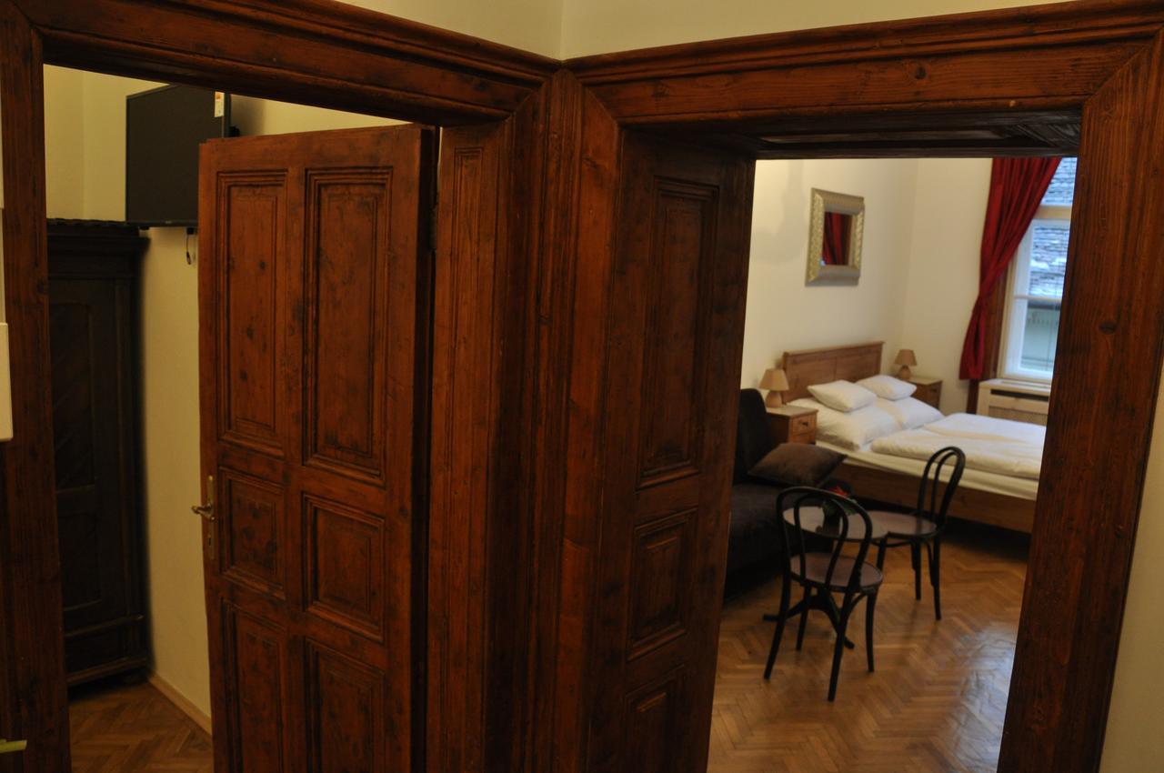 Classical Budapest Apartment In The Old Pest 外观 照片