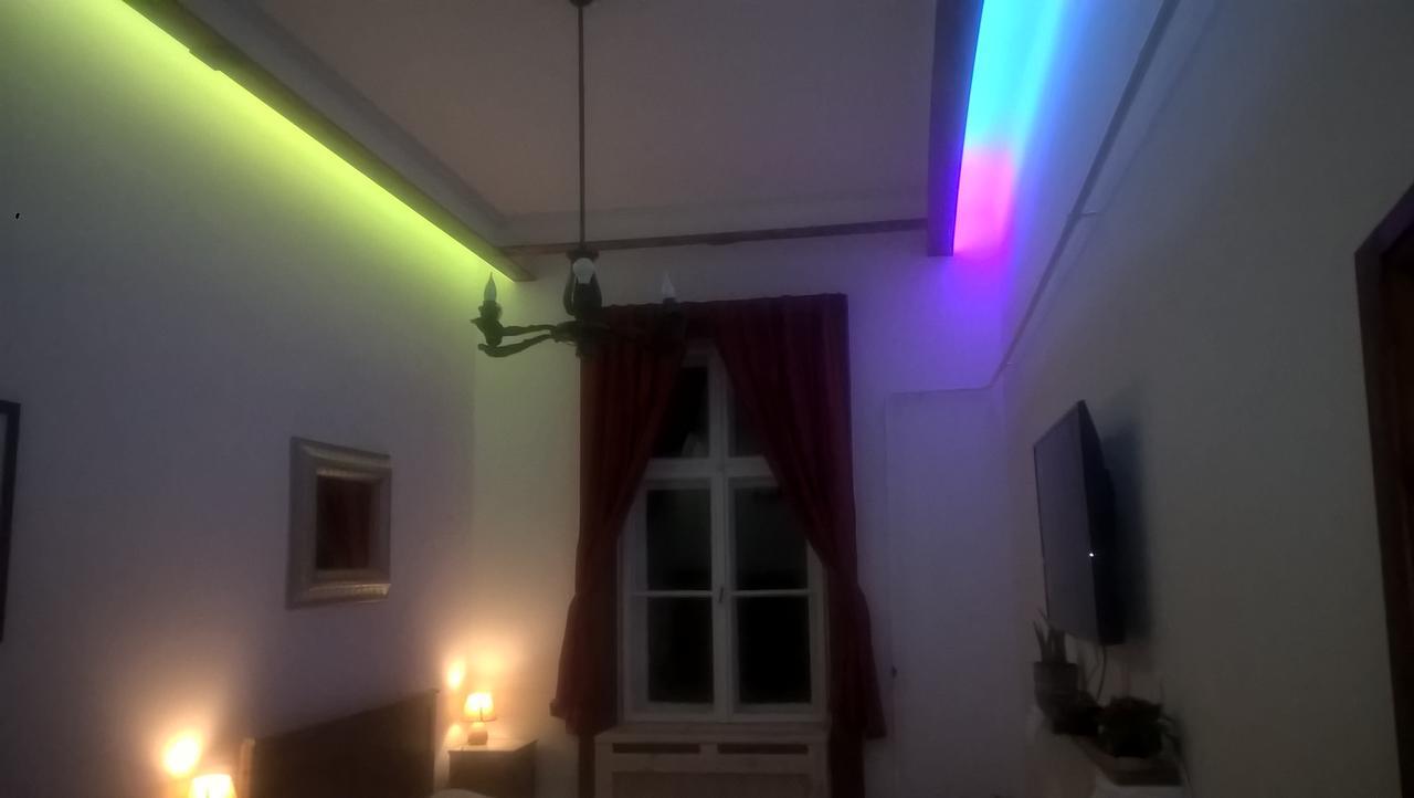 Classical Budapest Apartment In The Old Pest 外观 照片