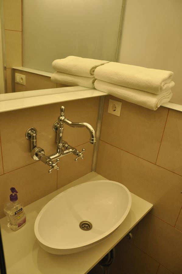 Classical Budapest Apartment In The Old Pest 外观 照片